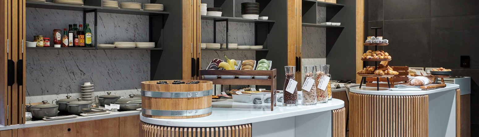 Radisson Hotel Budapest BudaPart - Breakfast