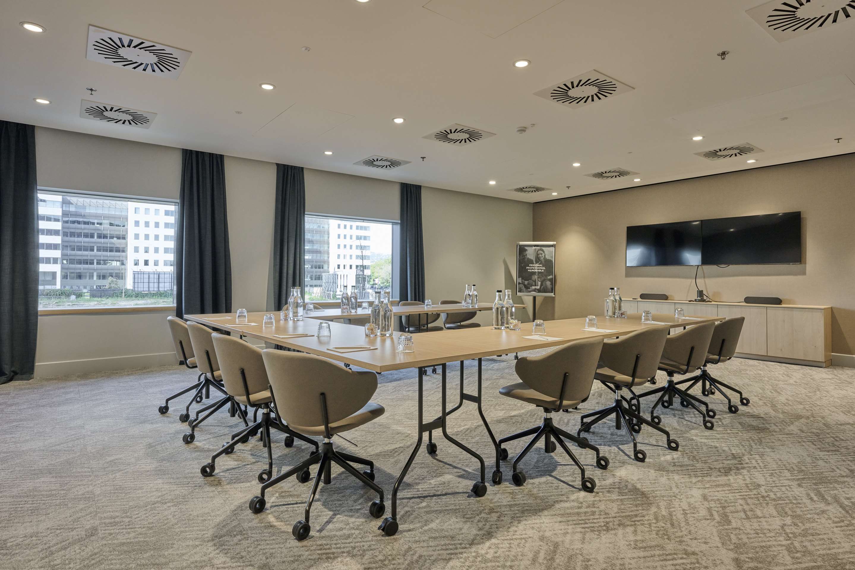 Modern And Flexible Meeting And Event Spaces Radisson Hotels 5626