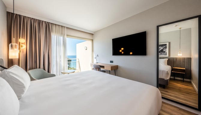 Radisson Hotel Cannes Seaside - Premium Room Sea View & Balcony