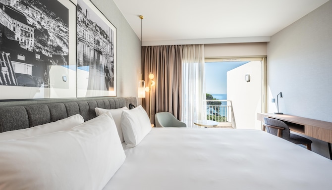 Radisson Hotel Cannes Seaside - Premium Room Sea View & Balcony