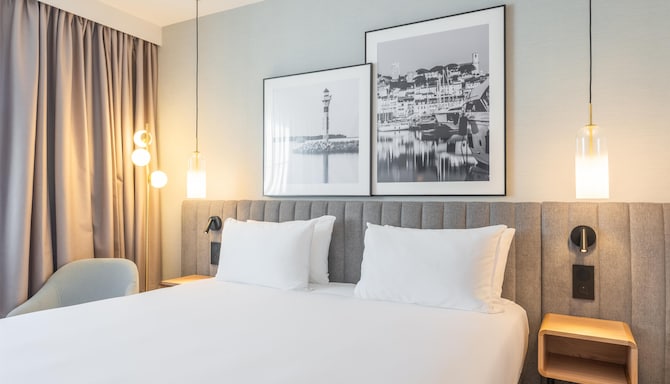 Radisson Hotel Cannes Seaside - Standard Room City View