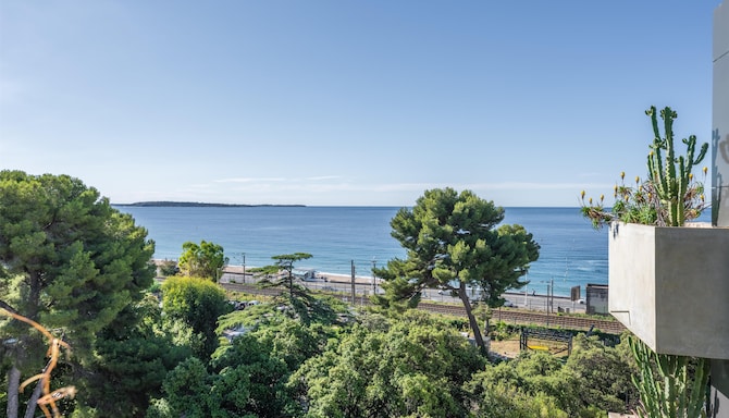 Radisson Hotel Cannes Seaside - Superior Room Sea View & Balcony