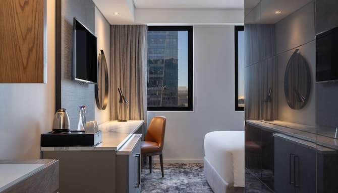 Radisson Hotel Cape Town Foreshore - Standard Room Queen