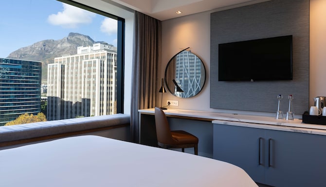 Radisson Hotel Cape Town Foreshore - Standard room Mountain view King