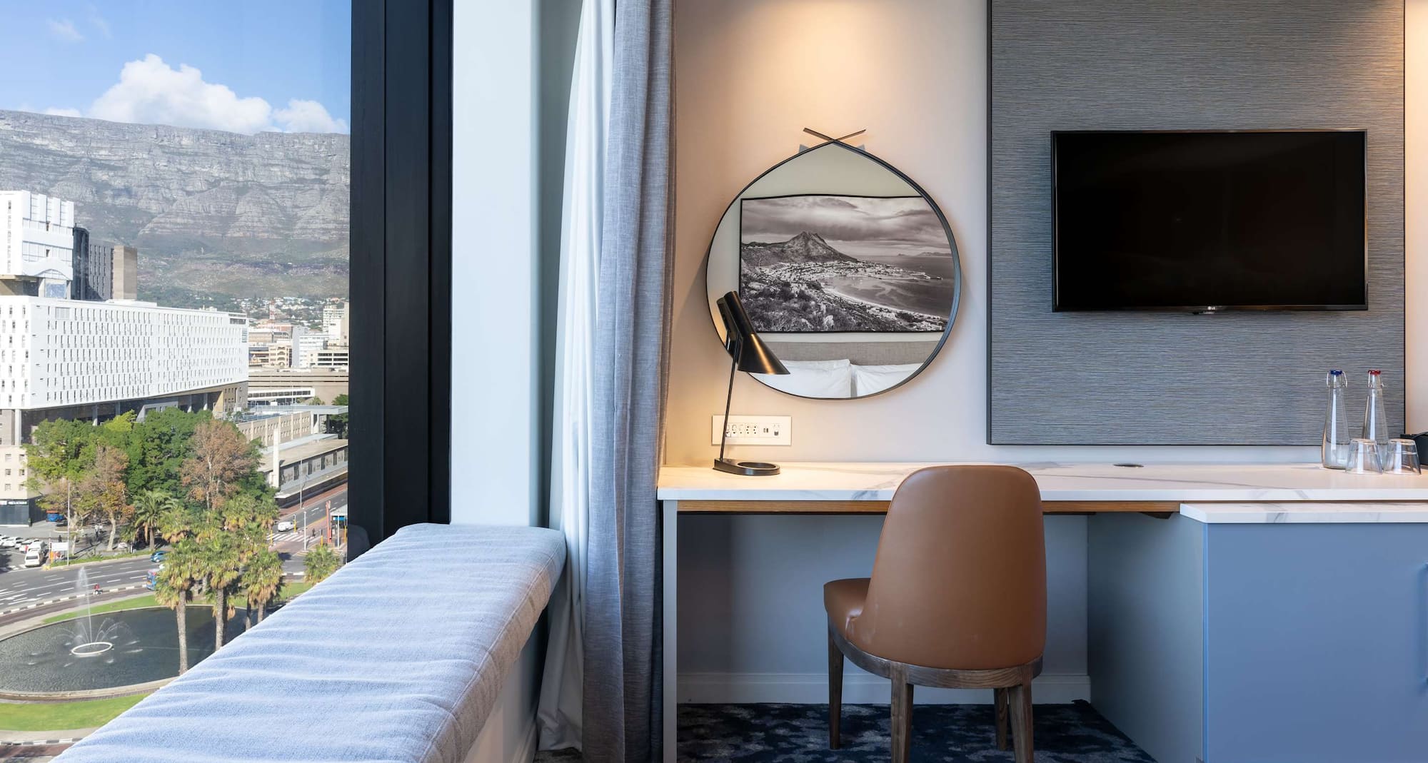 Radisson Hotel Cape Town Foreshore - Standard room Mountain view King