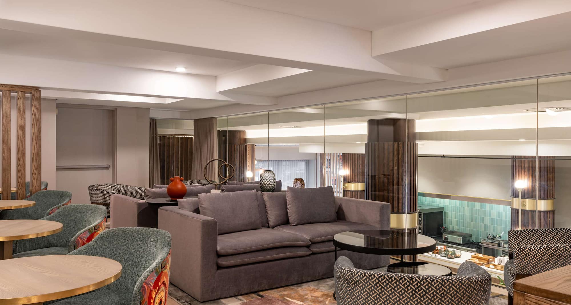 Radisson Hotel Cape Town Foreshore - Mezzanine loung and co working station