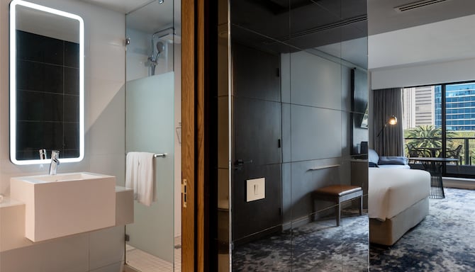 Radisson Hotel Cape Town Foreshore - Junior Suite with Balcony