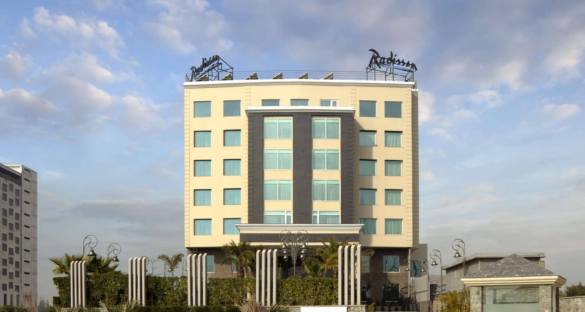 Radisson Chandigarh Zirakpur - Exterior