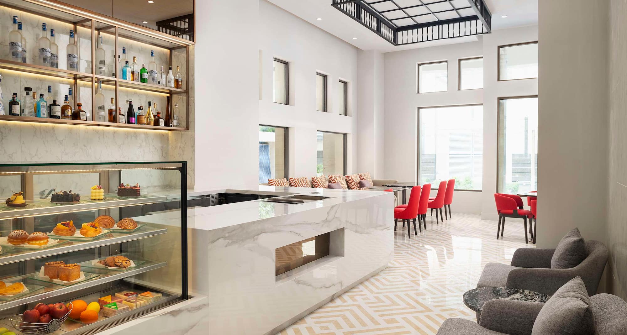 Radisson Hotel Chateau de Bangkok - Larder and Lounge