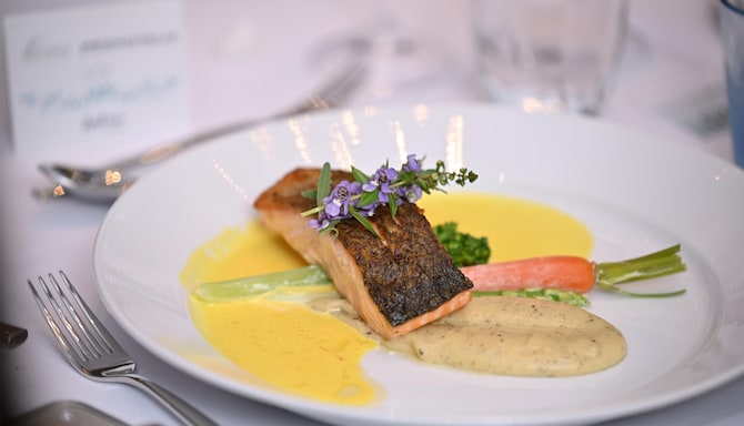 Radisson Hotel Chateau de Bangkok - Catering Menu