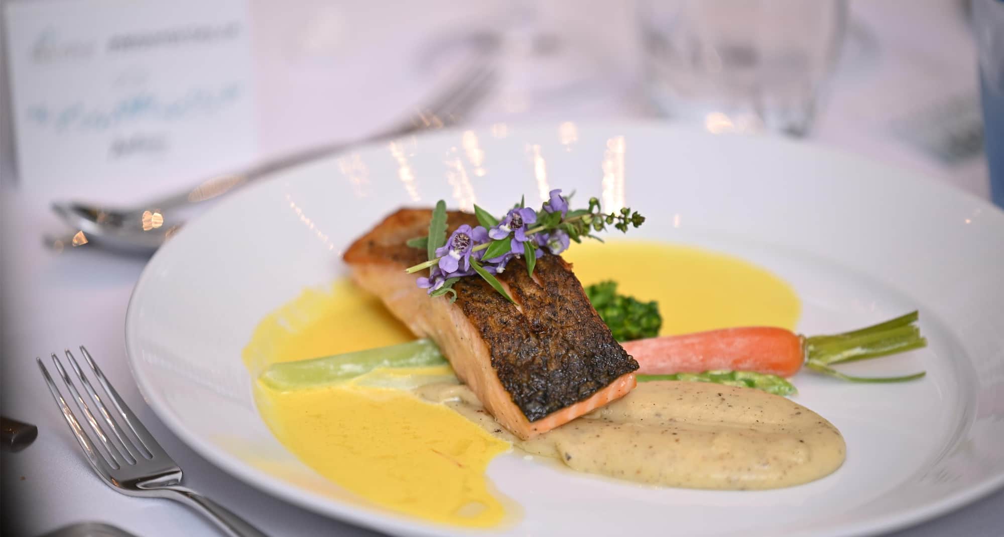 Radisson Hotel Chateau de Bangkok - Catering Menu