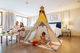 Radisson Hotel Chateau de Bangkok - Deluxe Family Room