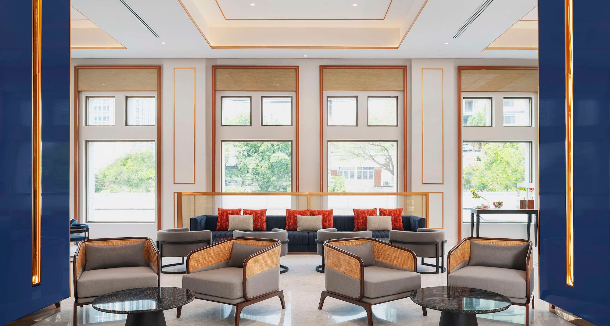 Radisson Hotel Chateau de Bangkok - Lobby