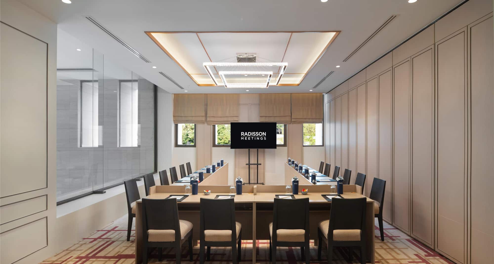 Radisson Hotel Chateau de Bangkok - Ruamrudee Boardroom