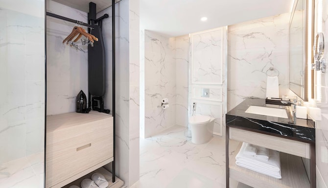 Radisson Hotel Chateau de Bangkok - Junior Suite