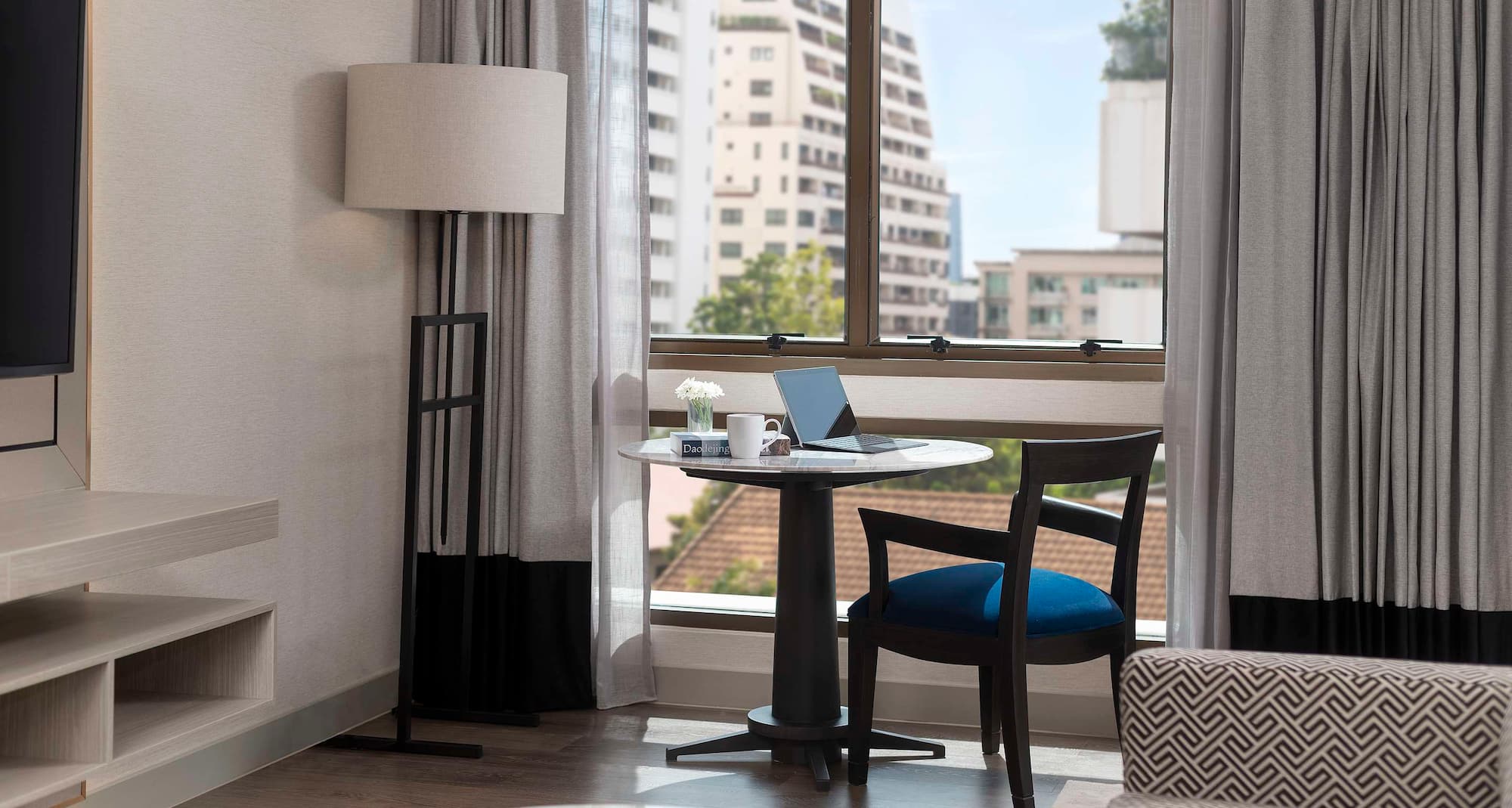 Radisson Hotel Chateau de Bangkok - Deluxe Family Room