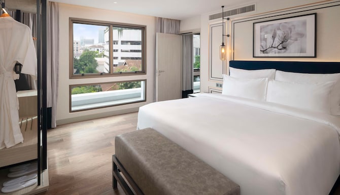 Radisson Hotel Chateau de Bangkok - One Bedroom Suite