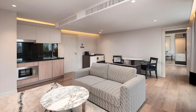 Radisson Hotel Chateau de Bangkok - One Bedroom Suite