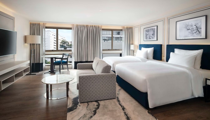 Radisson Hotel Chateau de Bangkok - Deluxe Family Room