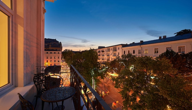 Radisson Hotel City Centre Odesa - Premium Room - view from room