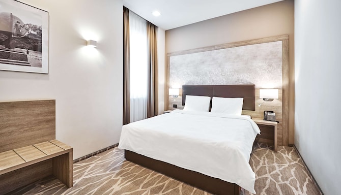 Radisson Hotel City Centre Odessa - Guest room