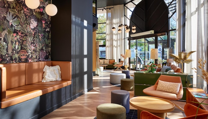 Radisson Hotel Clermont-Ferrand - Lobby Radisson Hotel Clermont Ferrand