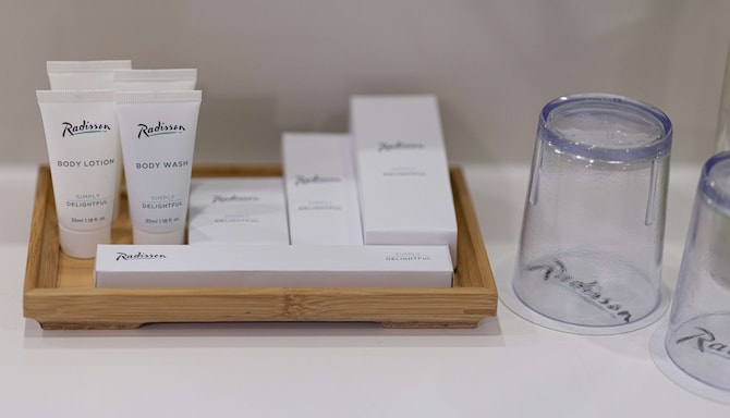 Radisson Hotel Colombo - Bathroom amenities