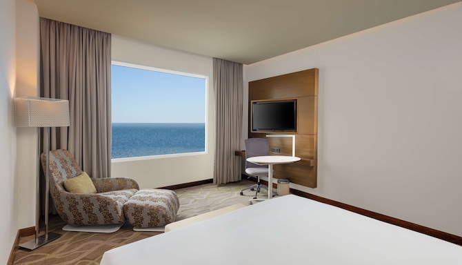 Radisson Hotel Colombo - Premium Room with sea view
