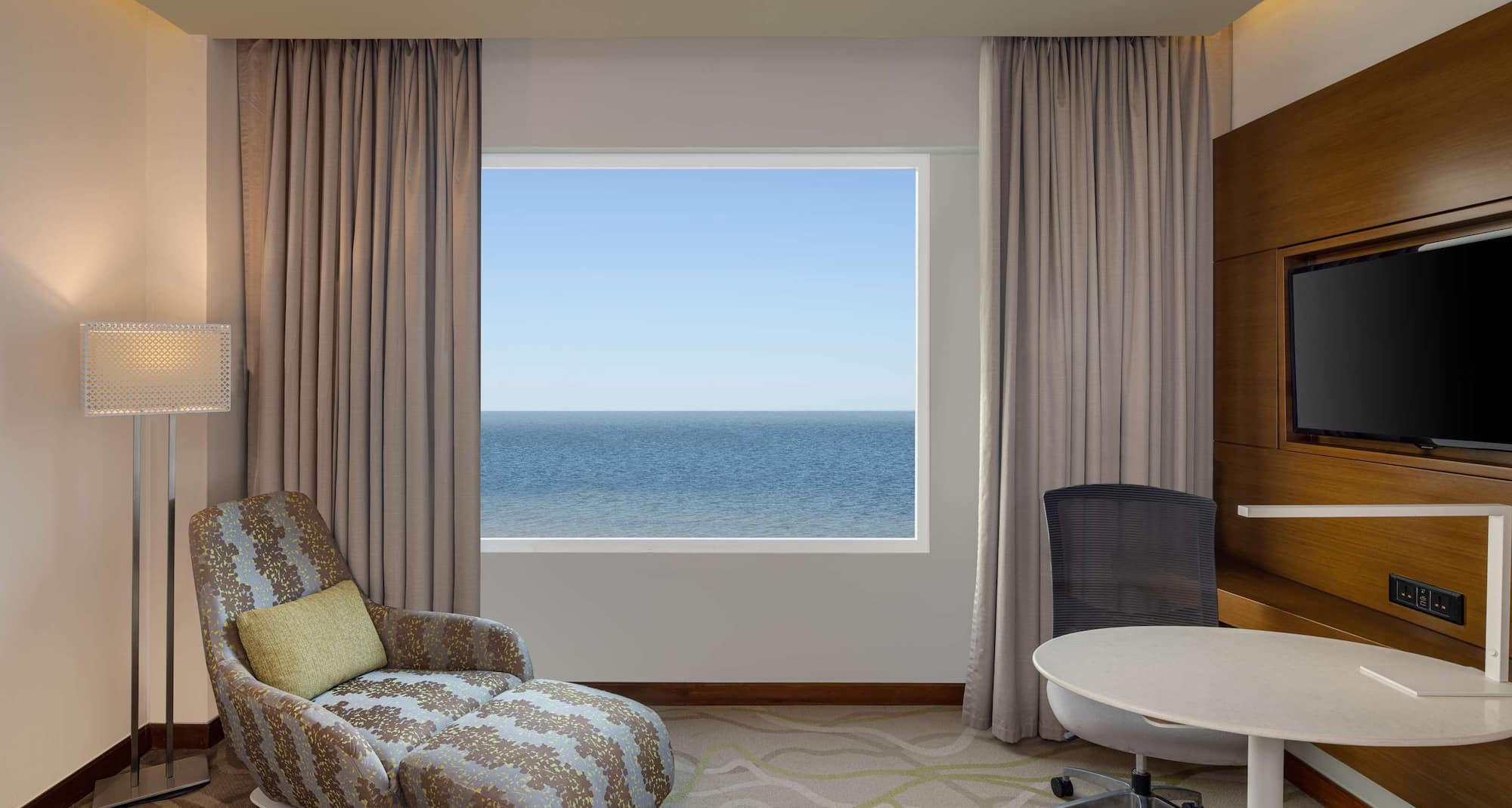 Radisson Hotel Colombo - Premium Room with sea view