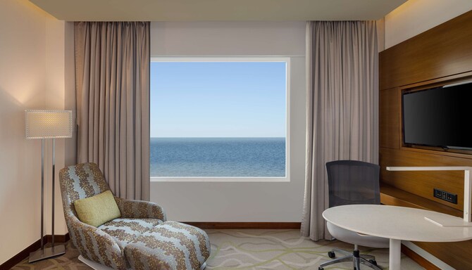 Radisson Hotel Colombo - Premium Room with sea view