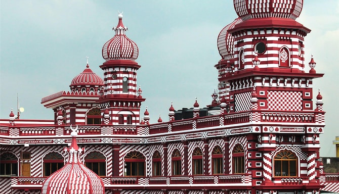 Radisson Hotel Colombo - Red Mosque
