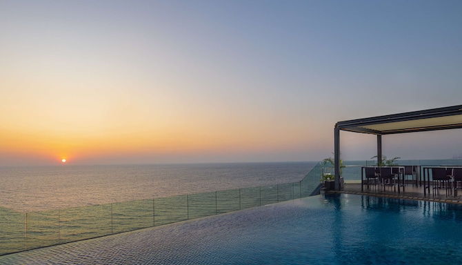 Radisson Hotel Colombo - Pool