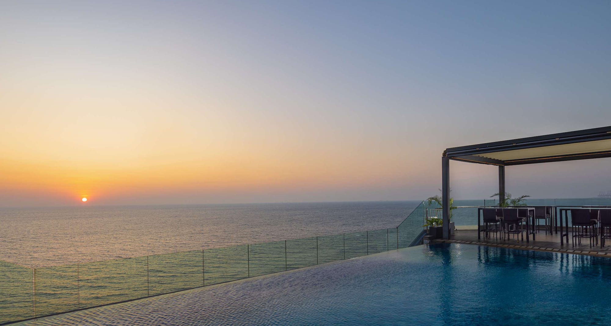 Radisson Hotel Colombo - Pool