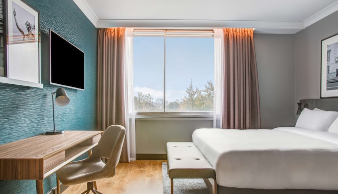 Radisson Hotel & Conference Centre London Heathrow - Superior Room