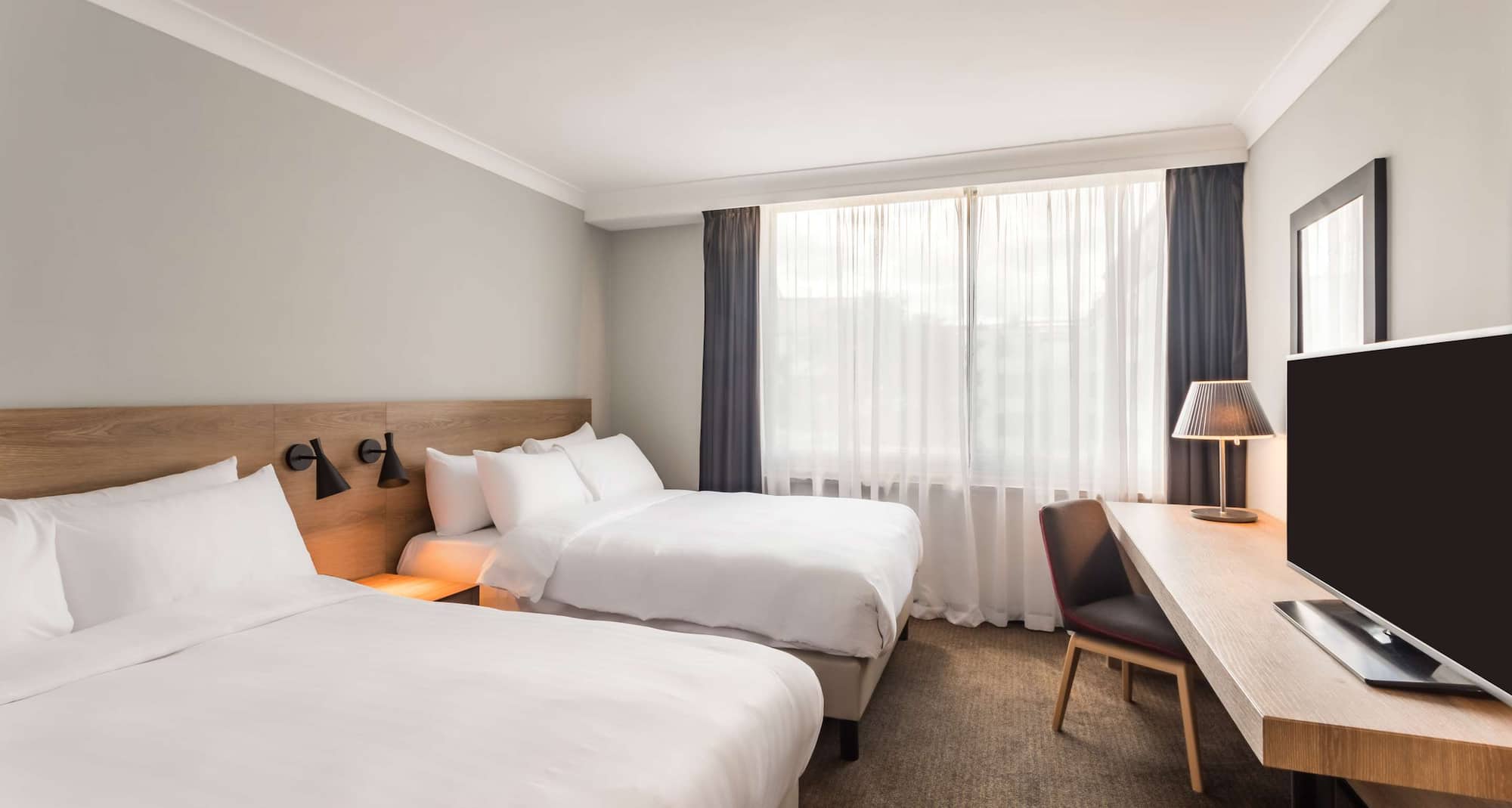 Radisson Hotel and Conference Centre London Heathrow - Standard Room - two double beds