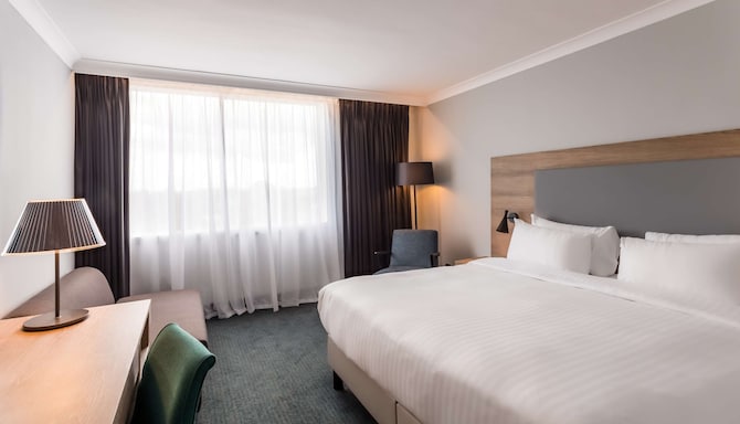 Radisson Hotel and Conference Centre London Heathrow - Standard Room with sofa bed
