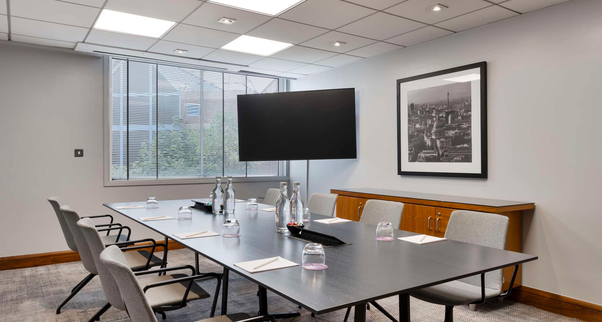 Radisson Hotel & Conference Centre London Heathrow - RadissonHeathrow