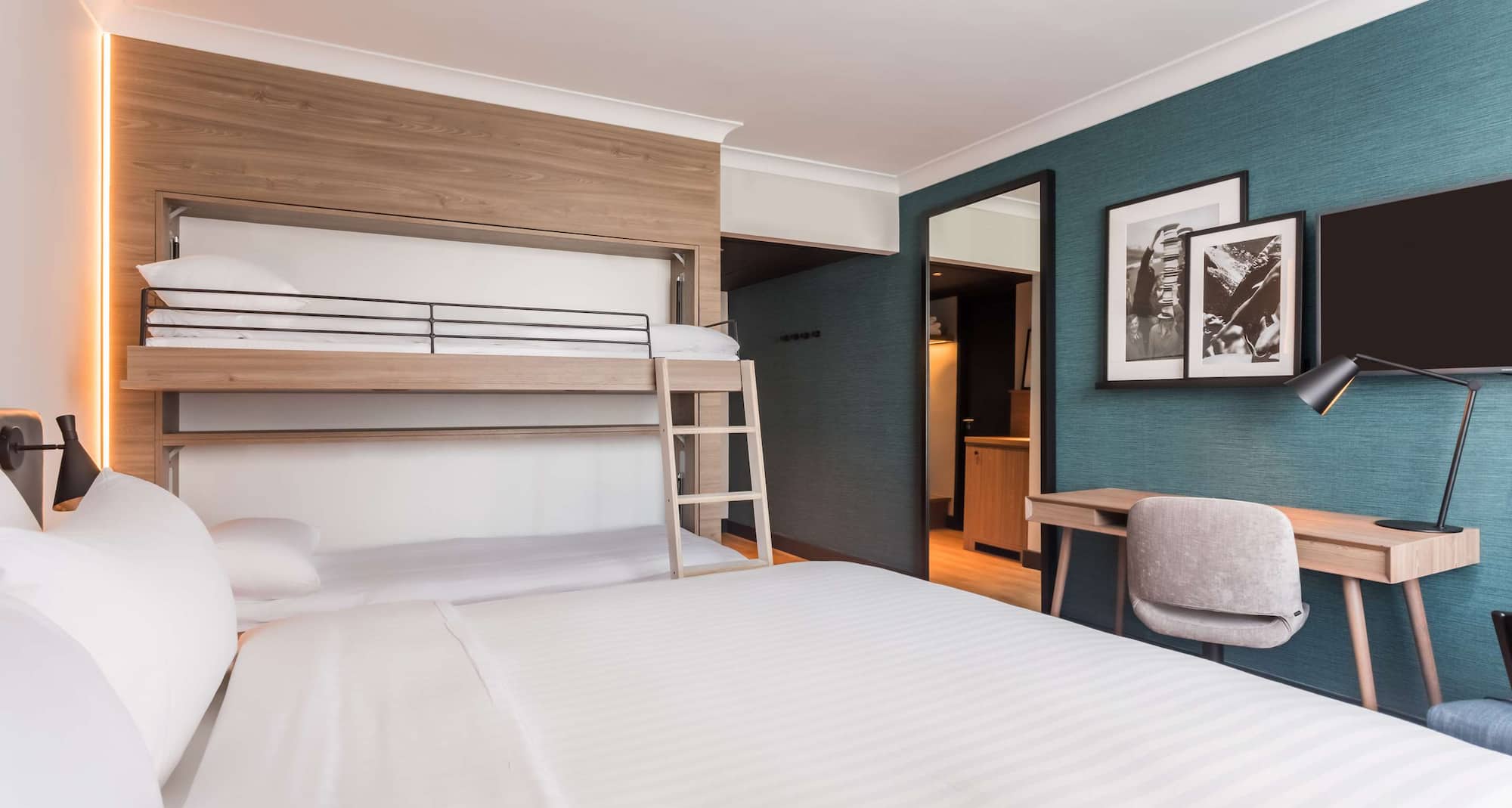 Radisson Hotel and Conference Centre London Heathrow - Family Room - bunk beds