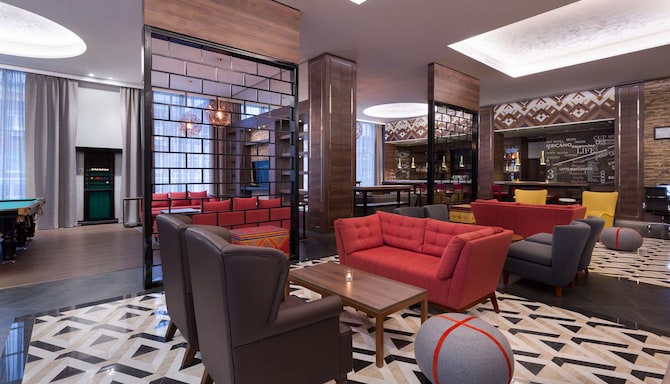 Radisson Hotel & Congress Center Saransk - бар в фойе