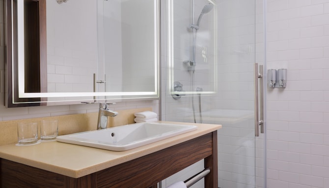 Radisson Hotel & Congress Center Saransk - Гостевая комната с ванной