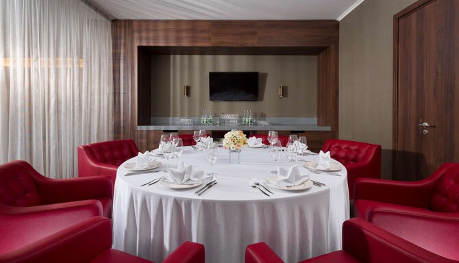 Radisson Hotel & Congress Center Saransk - свадьба в VIP-зале ресторана Panorama