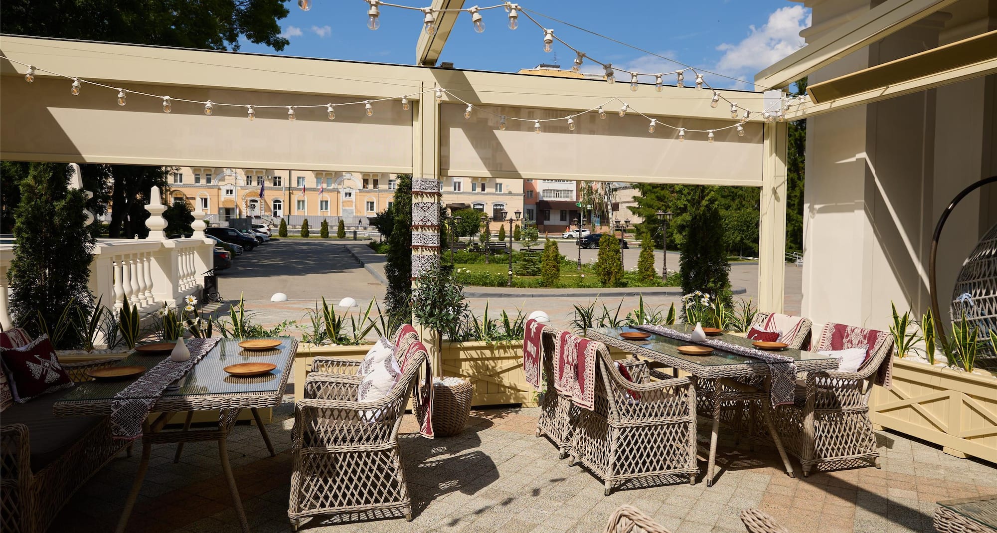 Radisson Hotel and Congress Center Saransk - Inenarmun Ethnic Terrace