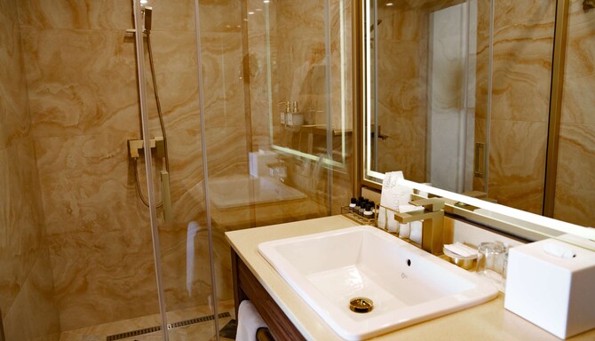 Radisson Hotel and Congress Center Saransk - Suite - Bathroom