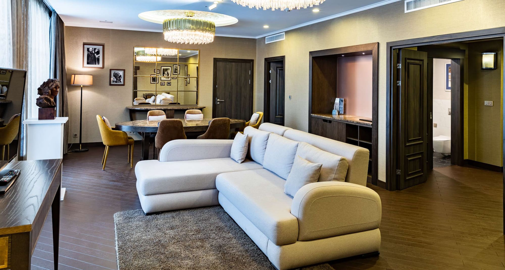 Radisson Hotel & Congress Center Saransk - Presidential Suite living room