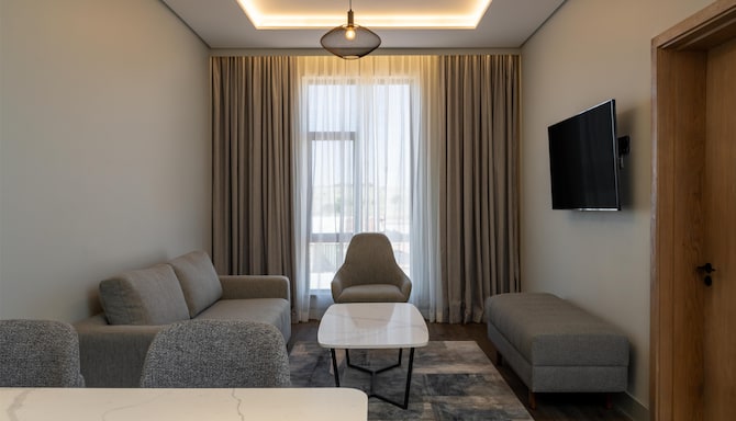 Radisson Hotel & Convention Center Steve Tswete Middelburg - Suite with lounge access