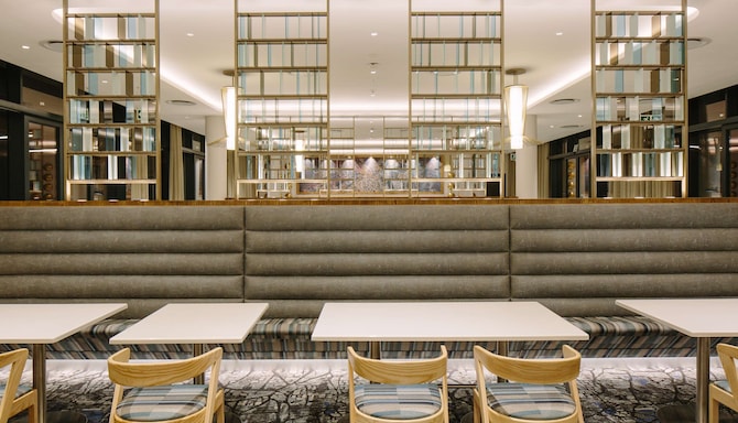 Radisson Hotel & Convention Centre Johannesburg OR Tambo - Hotel restaurant