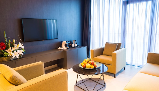 Radisson Hotel Dakar Diamniadio - Suite with Balcony and Whirlpool