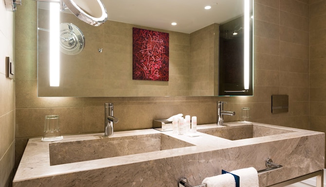 Radisson Hotel Dakar Diamniadio - Suite with Balcony and Whirlpool