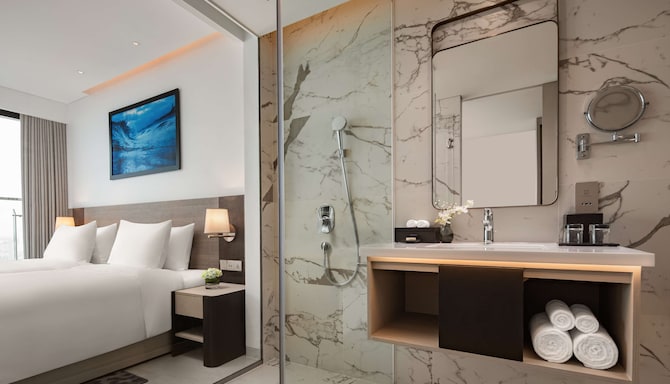 Radisson Hotel Danang - Deluxe Room ocean view