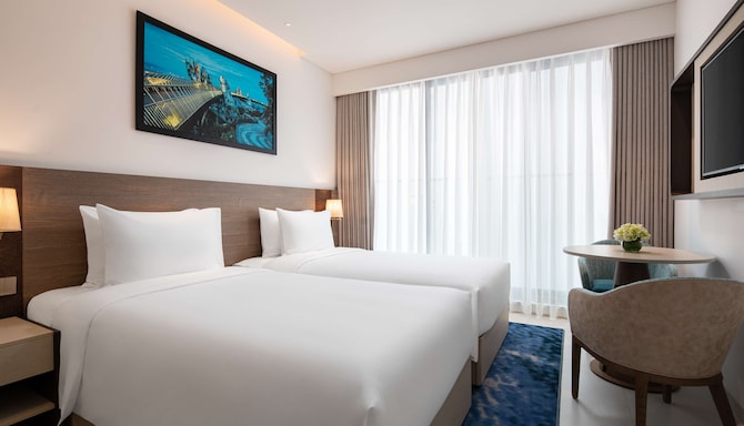 Radisson Hotel Danang - Deluxe Room twin beds